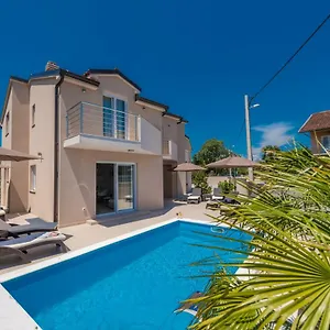 Ml Appartement Pakoštane